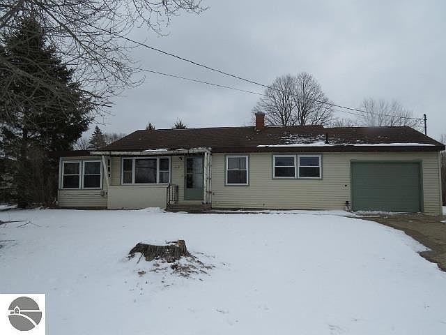 1st image of 612 Holiday Dr