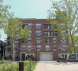 Rented by Realty Advisors Group