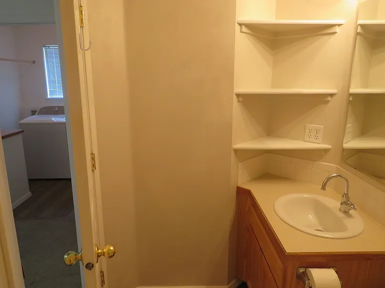 2112 S Longmont Ave — Photo 1