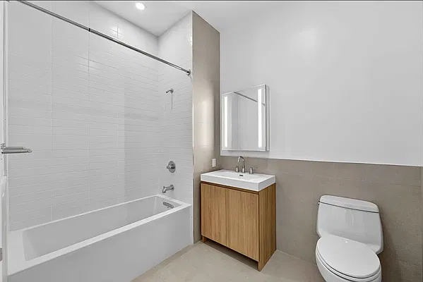 Bathroom, photo 1