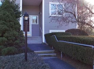 9 Summerville Rd, Foxboro, MA 02035