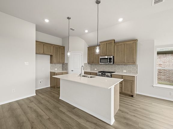 4th image of 7537 Lavender Ln