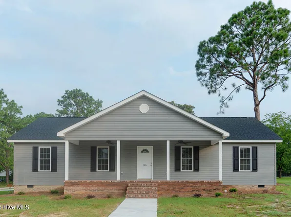 306 Locust Street, Hamlet, NC 28345