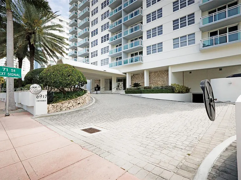 6917 Collins Ave #1609 — Photo 43