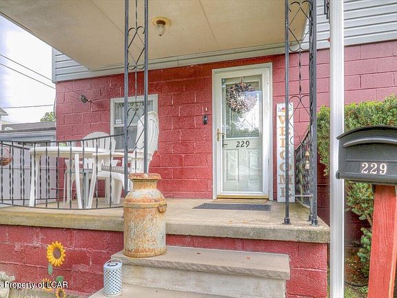 3rd image of 229 Boland Ave