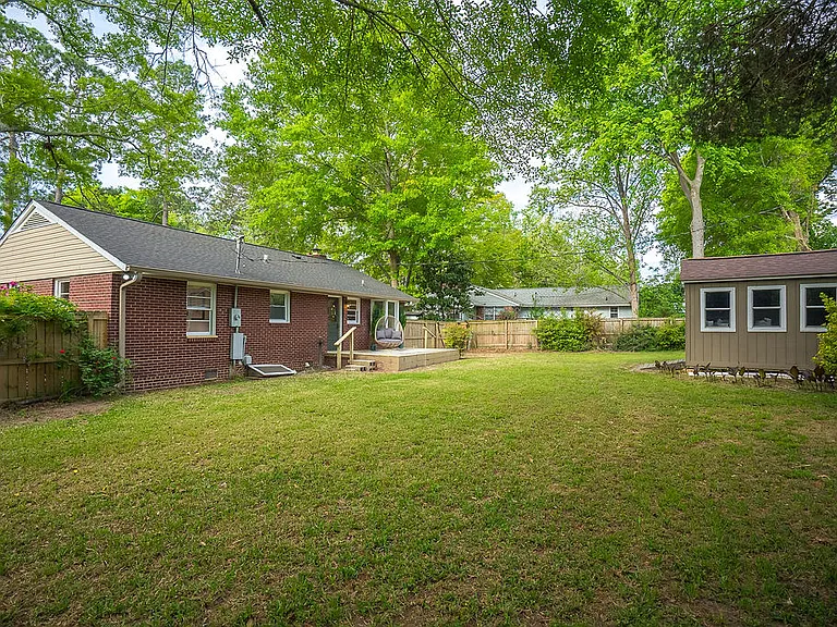 1010 Hitchcock Dr SW — Photo 4