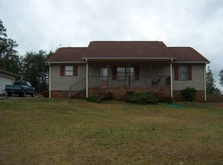 111 Crescent Dr, Enoree, SC 29335