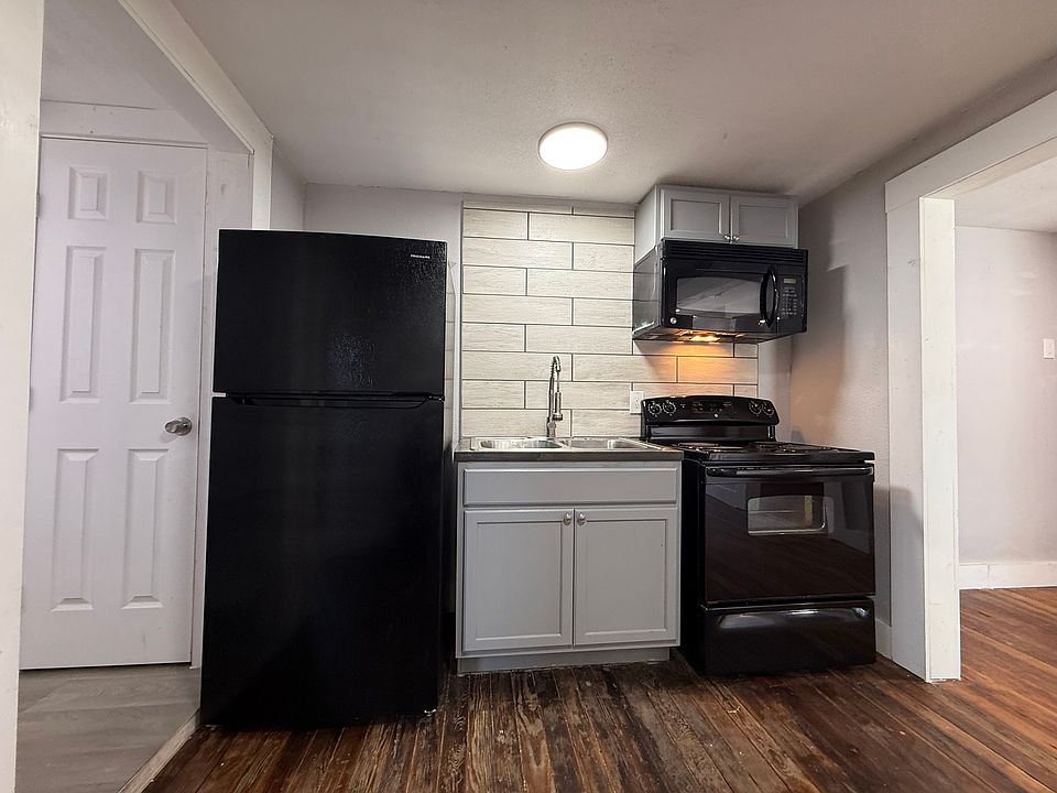 1st image of 656 Riverside Dr APT 3