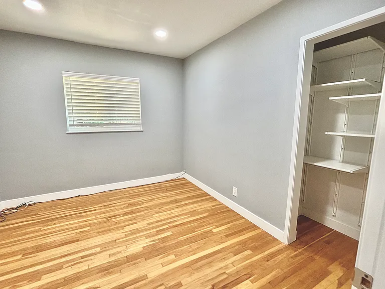 5930 E Walton St — Photo 8