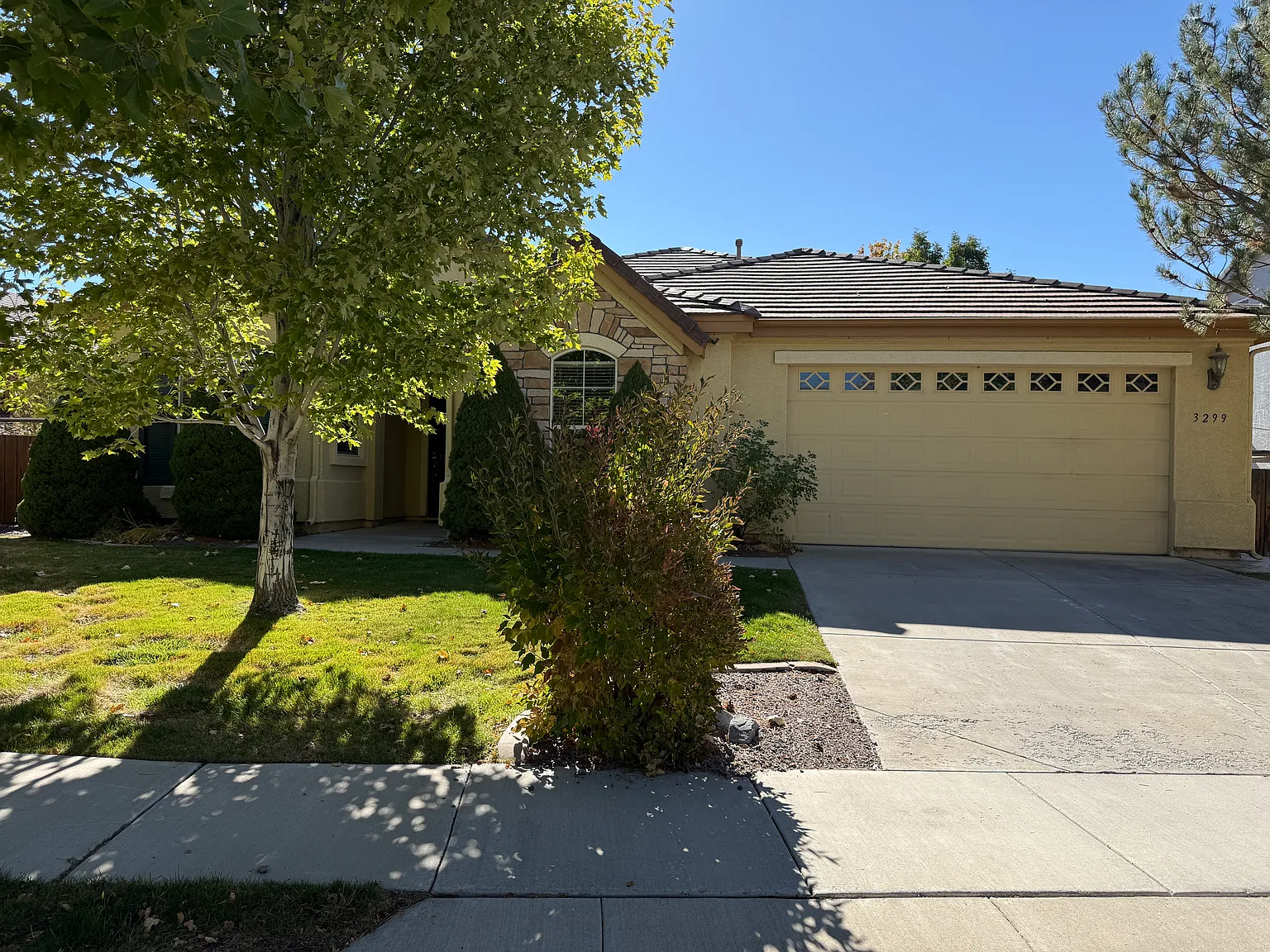 3 bed, 2345 sqft, $3,000 — Photo 1