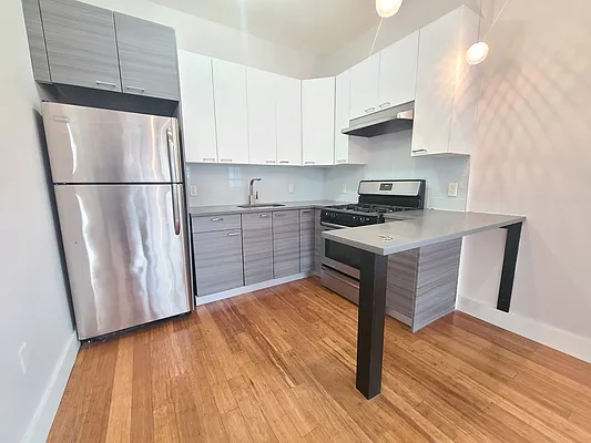Rented by Cheskel Meisels, LREB | media 7