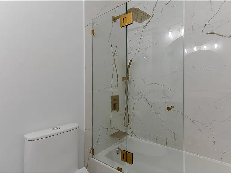7028 N Ridge Blvd #2S — Photo 18