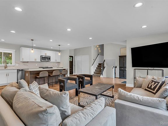 5th image of 6736 Timber Ridge Dr