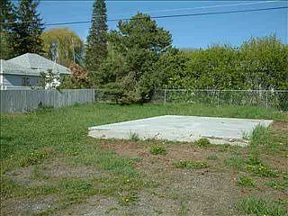 3rd image of 408 College St