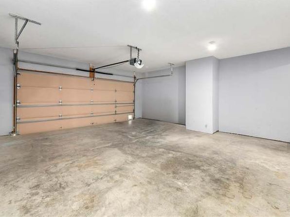 11915 N Holmes Ct