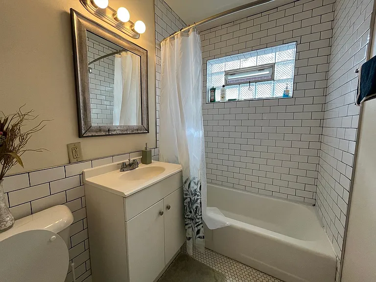7411-19 W Center St — Photo 12