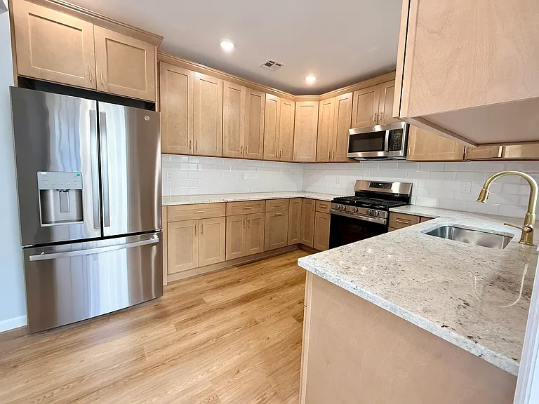 13 Roosevelt Ave #A — Photo 11