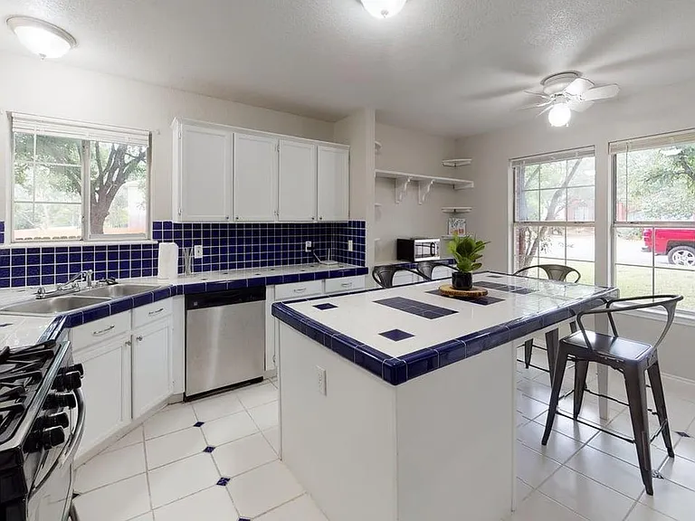 12401 Uttimer Ln — Photo 12