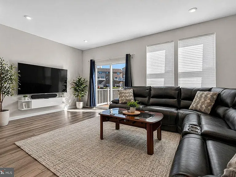 159 Presidents Pointe Ave #159 — Photo 21