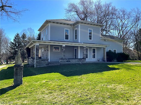 2nd image of 208 N Hambden St