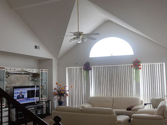 2nd image of 1016 Revere Ln