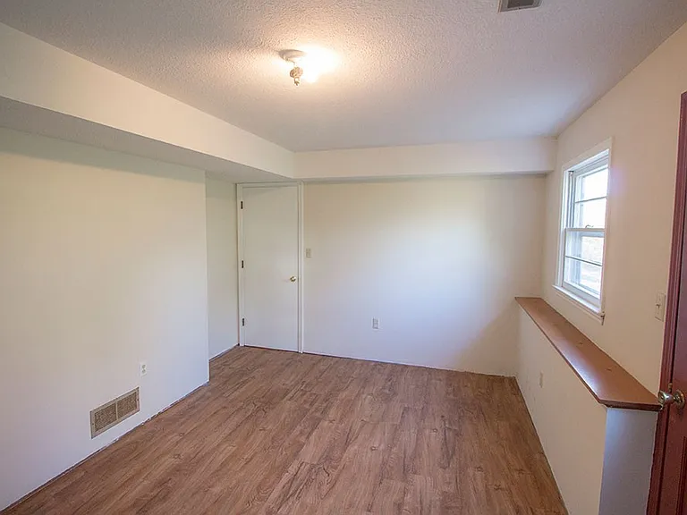 1207 White Oak Ln — Photo 24