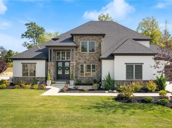 2098 Lanterman Cir, Hinckley, OH 44233