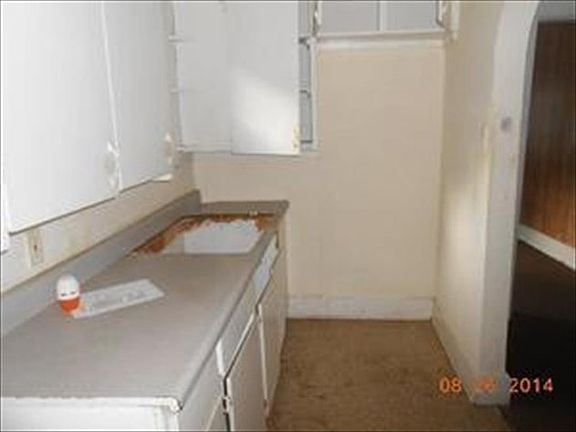 3rd image of 5410 E 29th St