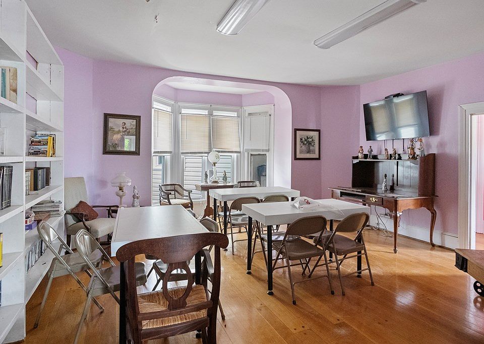 28th image of 585 W Main St