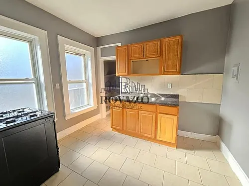 323 Park Ave Photo 1