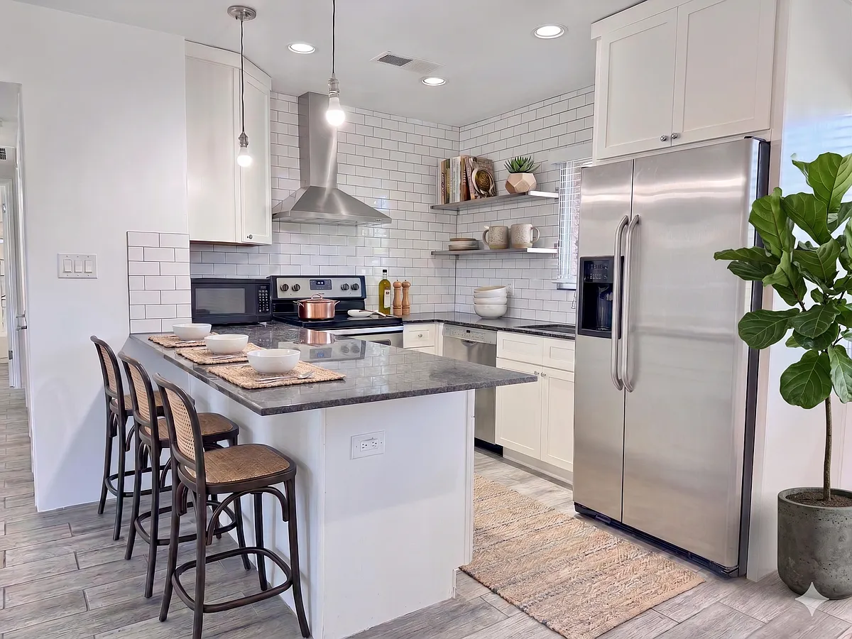 Building Photo - 3234 N 38th St #8