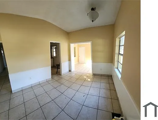 5817 Balboa Dr — Photo 4