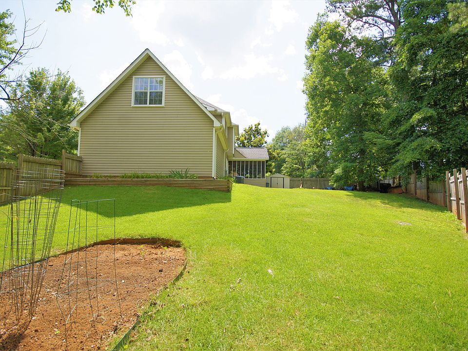 2nd image of 115 Chesapeake Blvd
