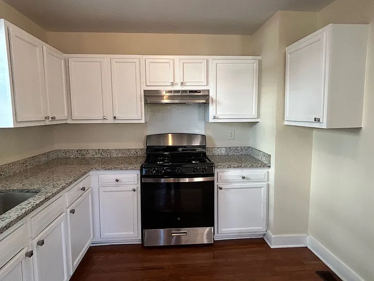 61 Cooper St #A — Photo 40