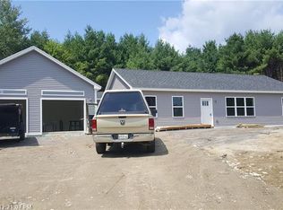 692 College St, Lewiston, ME 04240