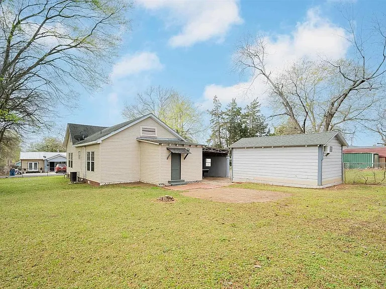 505 Wesson St — Photo 2