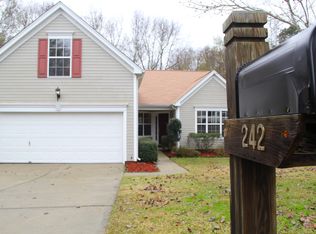 242 Cobbleview Dr, Lexington, SC 29072