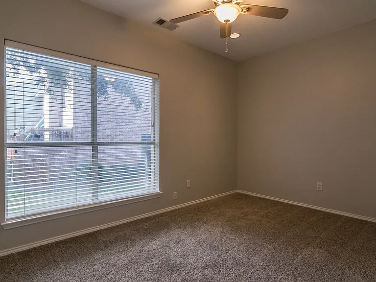 3904 Brandon Park Dr — Photo 11