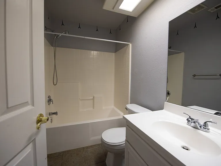 14010 Millbrook Dr — Photo 12