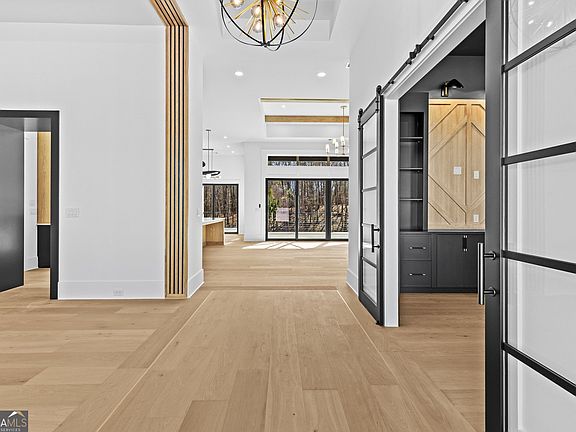 4th image of 6996 Deaton Henry Rd