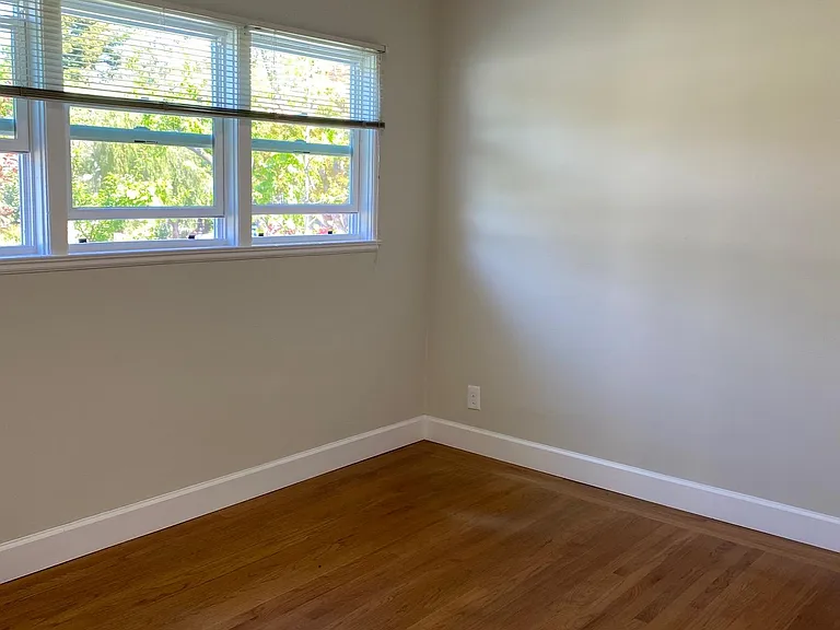 288 Everett Ave — Photo 6