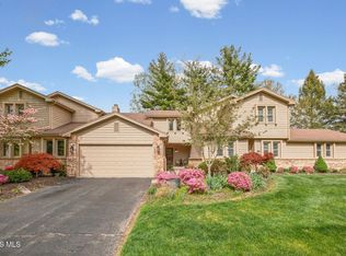4246 Vicksburg Dr, Sylvania, OH 43560
