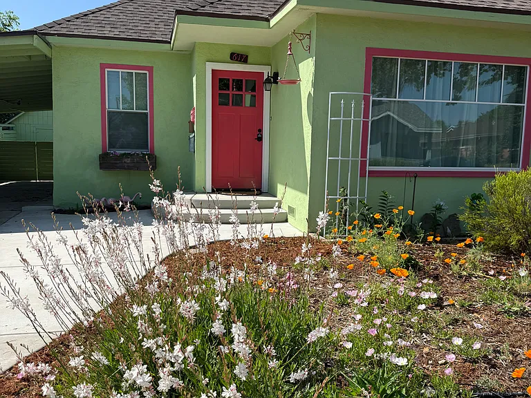 617 Grove St — Photo 1