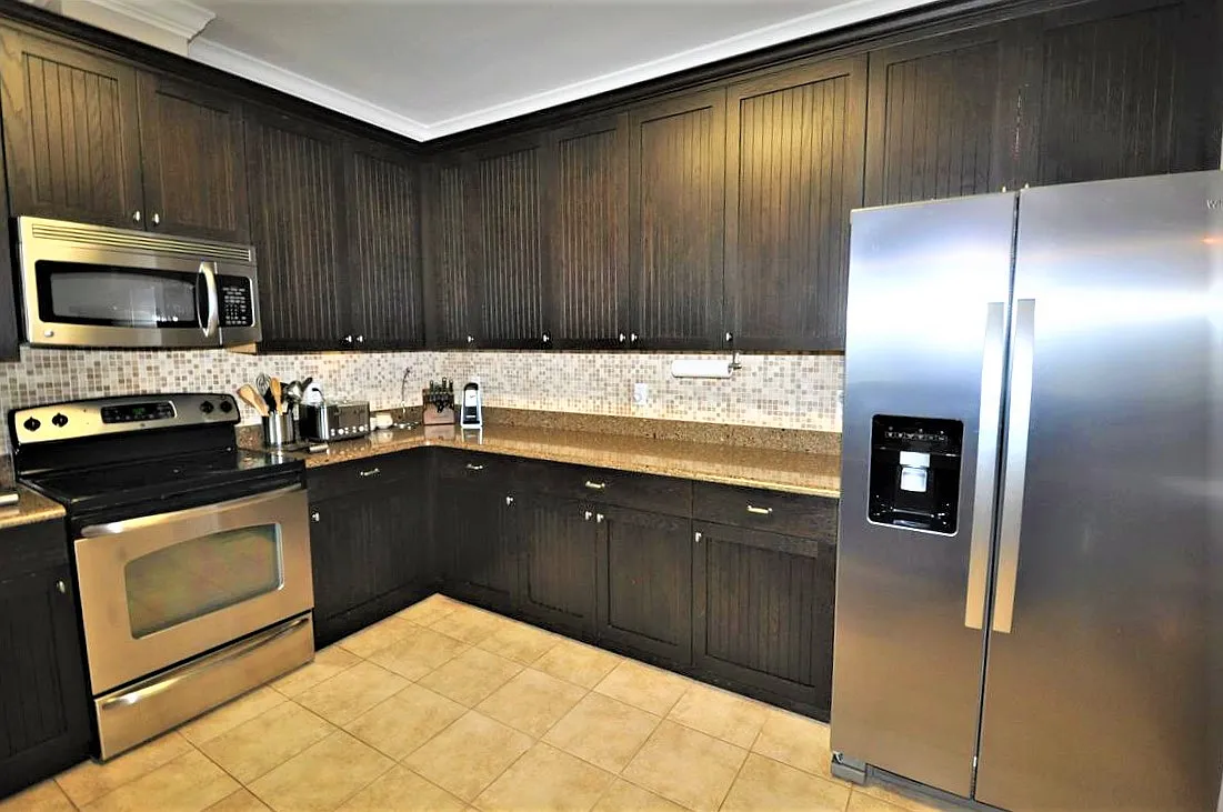 4 bed, 2110 sqft, $3,200 — Photo 2