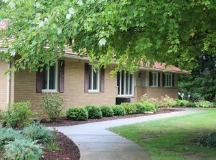 830 Willis Rd, Saline, MI 48176