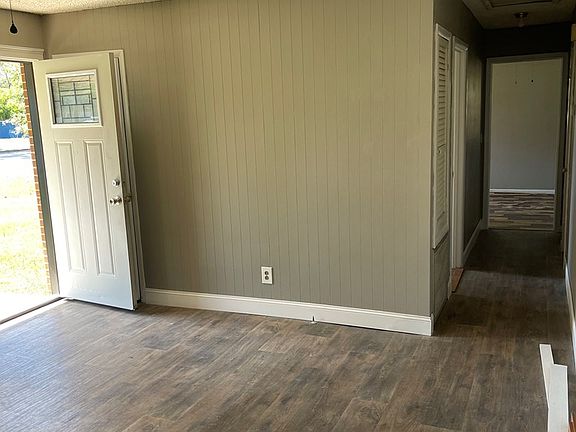 2nd image of 514 Giddens Dr