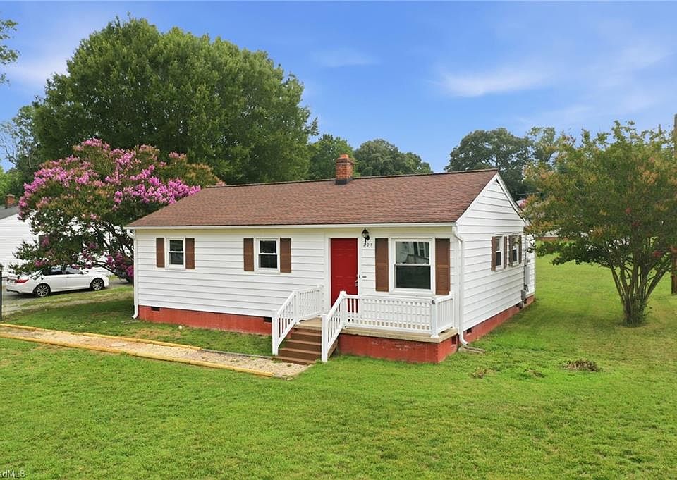 1st image of 225 Circle Dr