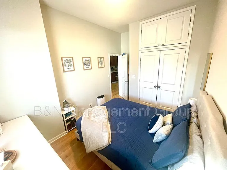 2337 N Janssen Ave #1R — Photo 7