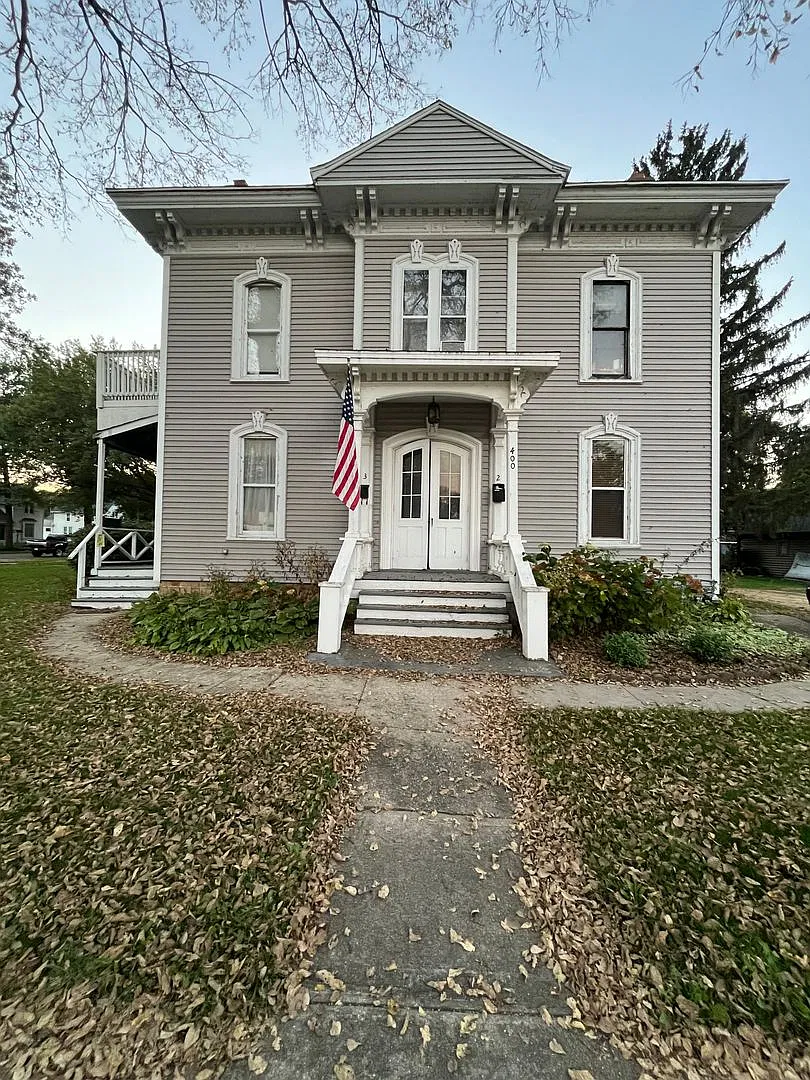 N 4th St 400 — Photo 1