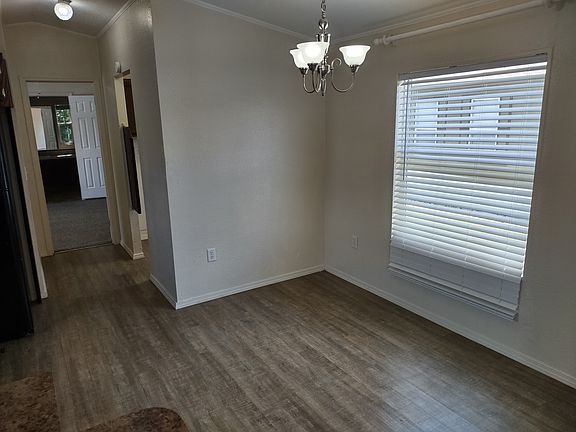 3rd image of 8462 Montgomery Cir